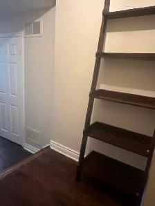 16th/Bayview Bedroom Suite with Ensuite Bathroom - Photo 6