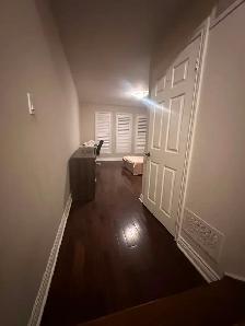 16th/Bayview Bedroom Suite with Ensuite Bathroom - Photo 7