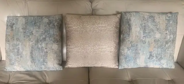 Living Room Toss Cushions