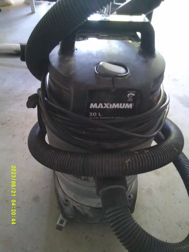 VACUUM / ASPIRATEUR MAXIMUM RESIDENTIAL / COMMERCIALDRY & WET