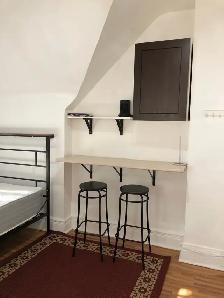 Core downtown Toronto, $1,575 per month, available September 1. - Photo 2