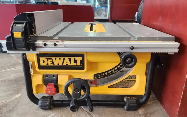 Dewalt Corded 10' Table Saw DW745