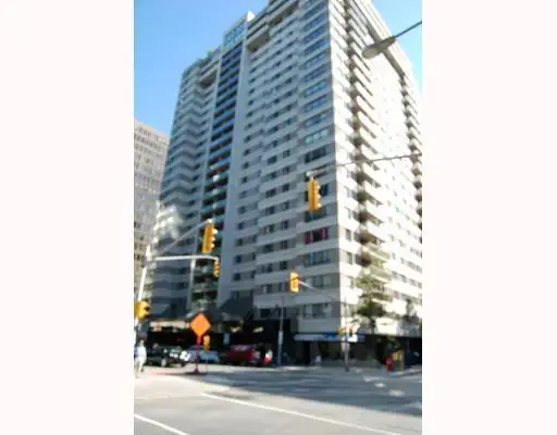 Kent/Laurier, Renovated 2-Bed Condo, 6 Appl, A/C, Sept, Parking