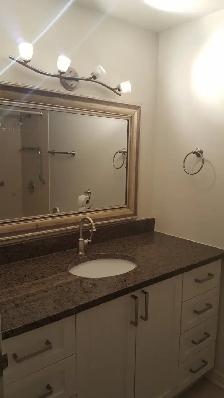 Kent/Laurier, Renovated 2-Bed Condo, 6 Appl, A/C, Sept, Parking - Photo 8