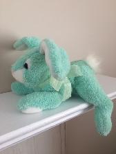 BÉBÉ LAPIN NEUF ULTRA-DOUX TURQUOISE BLANC 8'LONGx6'HAUT: $5.00