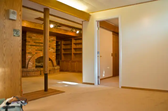 Renovated 2 Bed Suite - Right Beside the University
