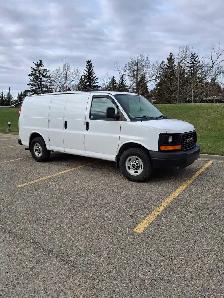 GMC 2013 Savana 2500 van - Photo 3