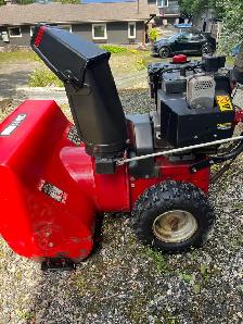 GREAT CONDITION GAS POWERED SNOW BLOWER