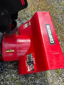 GREAT CONDITION GAS POWERED SNOW BLOWER - Photo 4