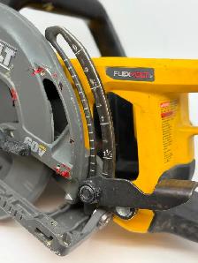DEWALT DCS577 60V MAX FLEXVOLT 7-1/4' Circular Saw - $219 - Photo 4