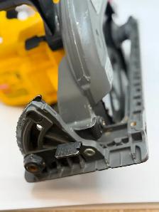 DEWALT DCS577 60V MAX FLEXVOLT 7-1/4' Circular Saw - $219 - Photo 5