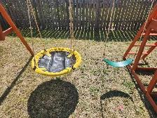 beautiful wooden swing set. - Photo 3
