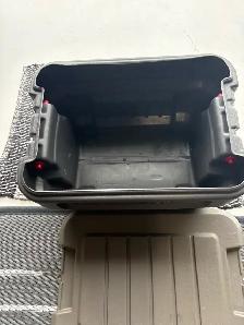 Rubbermade Lockable Container - Photo 2