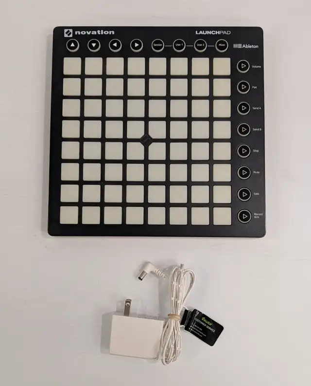 (B1417) Novation Launchpad grid controller