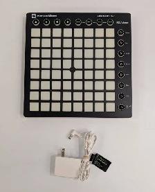 (B1417) Novation Launchpad grid controller