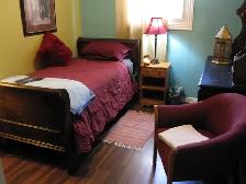 ROOM FOR RENT OR COUCH SURF N' SAVE!  $35 - Photo 4