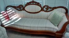Victorian Antique Camel Back Couch For Sale - Photo 2