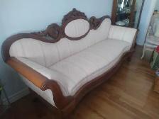 Victorian Antique Camel Back Couch For Sale - Photo 6
