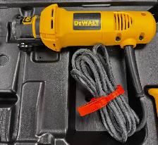 DEWALT DW660SK 5-Amp 30,000 RPM Corded Rotary Cut-Out Tool Kit - Photo 6