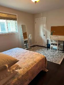 1 Student Bedroom Available for Rent - Photo 7