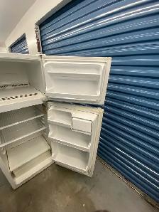 KENMORE TOP FREEZER FRIDGE - Photo 8