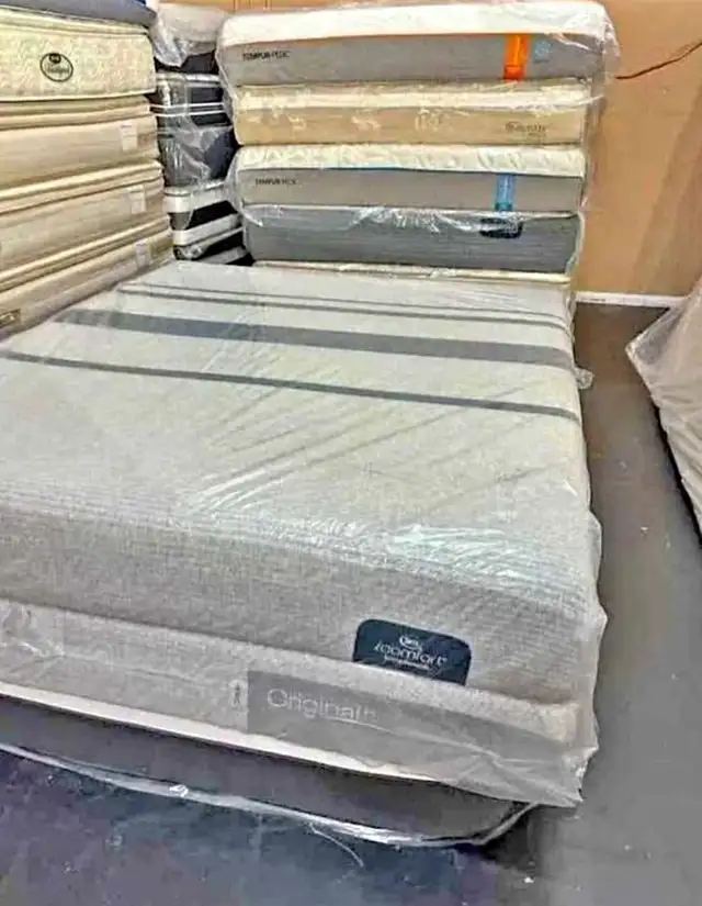Twin Mattress (Full Mattress) : Queen Mattress / King Mattress