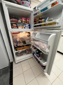 30'  WHIRLPOOL FRIDGE WHITE  - 2 DOOR - Photo 6