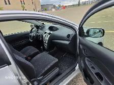 2007 toyota yaris sedan low mileage 89k kilometers - Photo 7