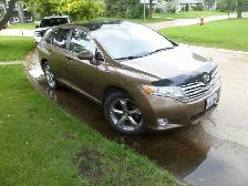 2011 Toyota Venza - Photo 2