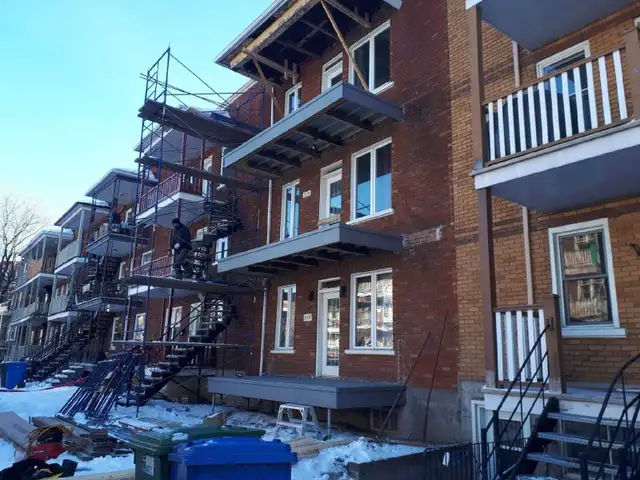 Patios et escaliers en fibre de verre sur mesure