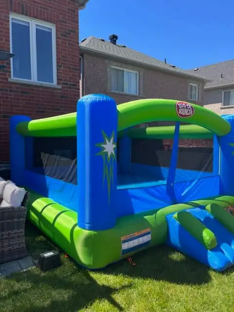 RENT: Giant Bouncy Castle for BIRTHDAY/PARTIES/EVENTS