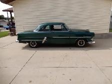 1953 Ford Club Coupe - Photo 2