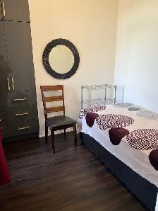 Private Room For Rent in Upper House - Photo 2