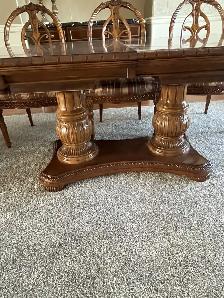 Dining Table with 8 Chairs - Photo 4