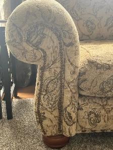 La-Z-Boy Loveseat - Photo 2