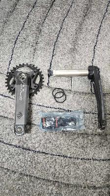 Shimano Cues U6000-1 CRANKSET and Bottom bracket