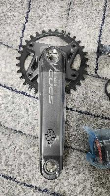 Shimano Cues U6000-1 CRANKSET and Bottom bracket - Photo 2
