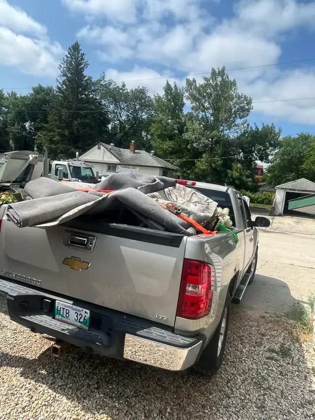 JUNK REMOVAL CALL 204-997-0397