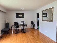 Students & Professionals: Large, Clean Room Near Carleton U. - Photo 2