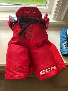 CCM jet speed pants ( size Jr large) in great shap.