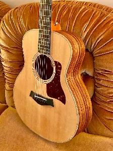 TAYLOR GS Mini Spruce & Rosewood with Electronics, CASE. Great ! - Photo 9