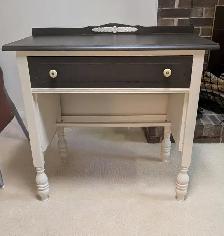 Table - Solid Wood – refinished in a white and deep brown colour - Photo 3