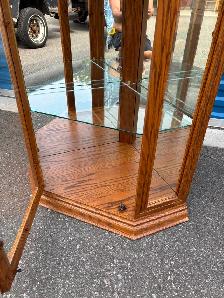 Single Door Curio Cabinet - Photo 9