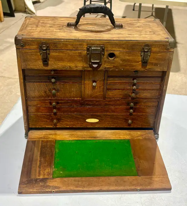 Antique Dovetailed Oak Machinist Tool Chest w Multiple Drawers