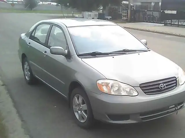 2003 Totota Corolla LE