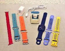 Apple Watch with LOTS of Accessories (Mint)