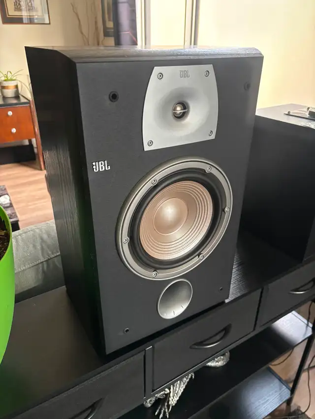 JBL N-28 bookshelf pair