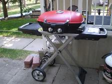 Napolean Travel Q BBQ on stand - Photo 2