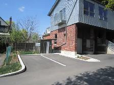 UPSCALE ONE BEDROOM   WORKSPACE, VAULTED CEILINGS, SHED, PARKING - Photo 2
