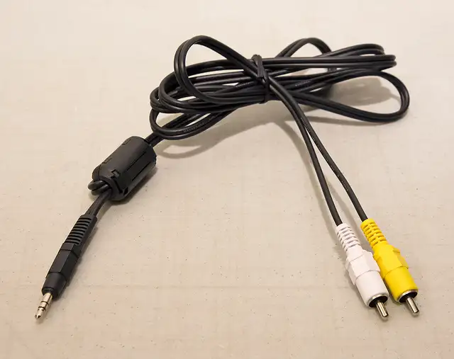 RCA audio (L/R) to 3.5mm / 1/8 inch Aux male jack (55 inch-New)
